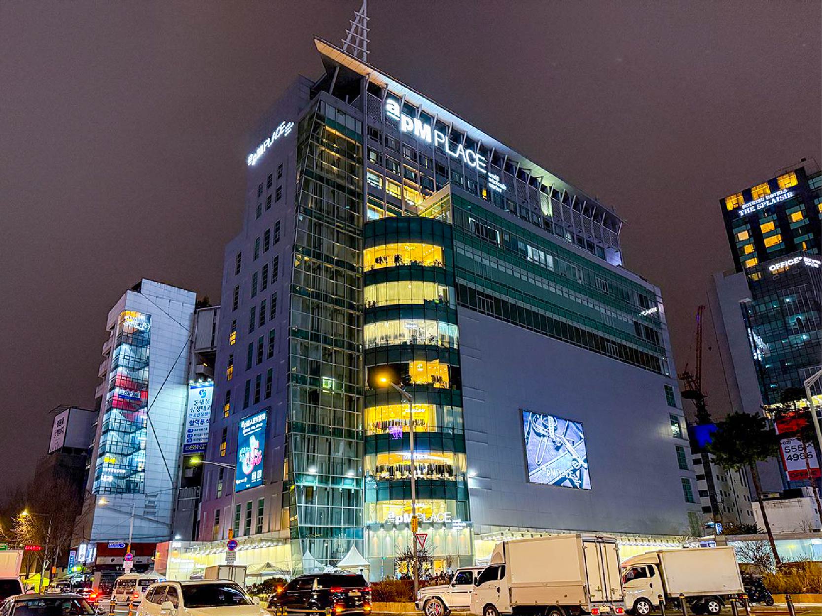apM Place